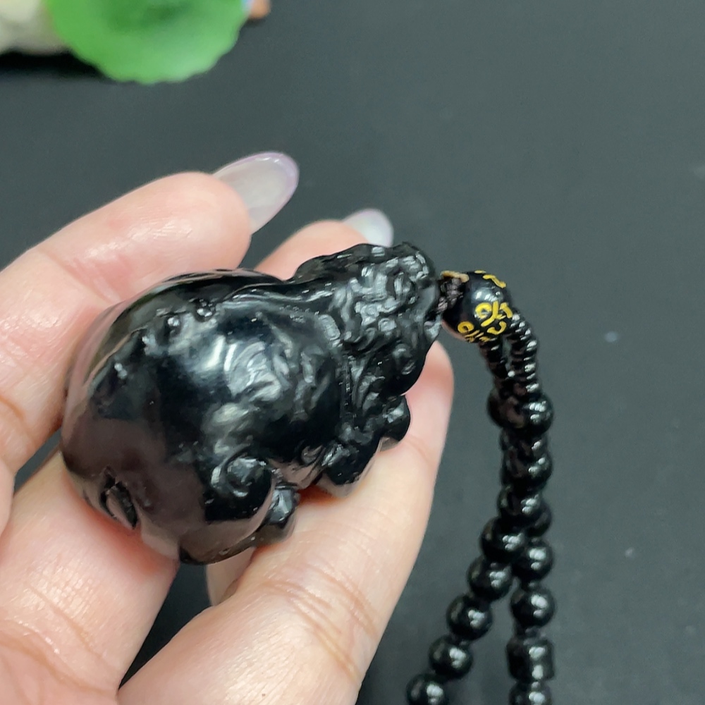 H33901983 Hetian Jade Pendant Rui Beast