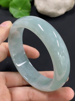 F42968519 翡翠正圈手镯 圈口59.5 货品总重约79.27g