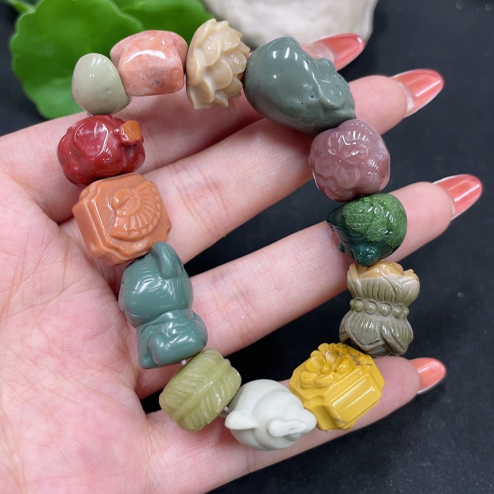 H34063321 Alashan Agate Bracelet with Other Mineral Components, Total Weight Approximately 51.4g