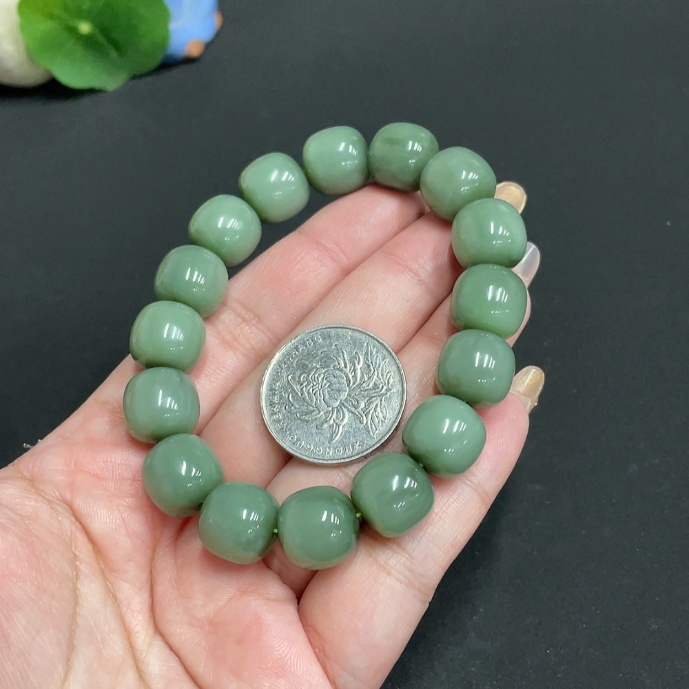 H32780977 Hetian Jade Bracelet, Approx. 12.4 mm Beads, Total Weight Approx. 57.2g