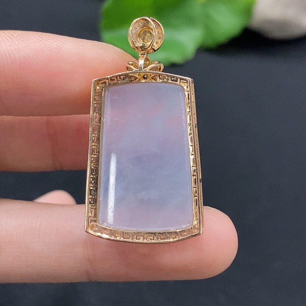 F33833542 Jadeite Plain Pendant Pendant with 18K Gold and Diamond Accents, Total Weight Approx. 5.32g