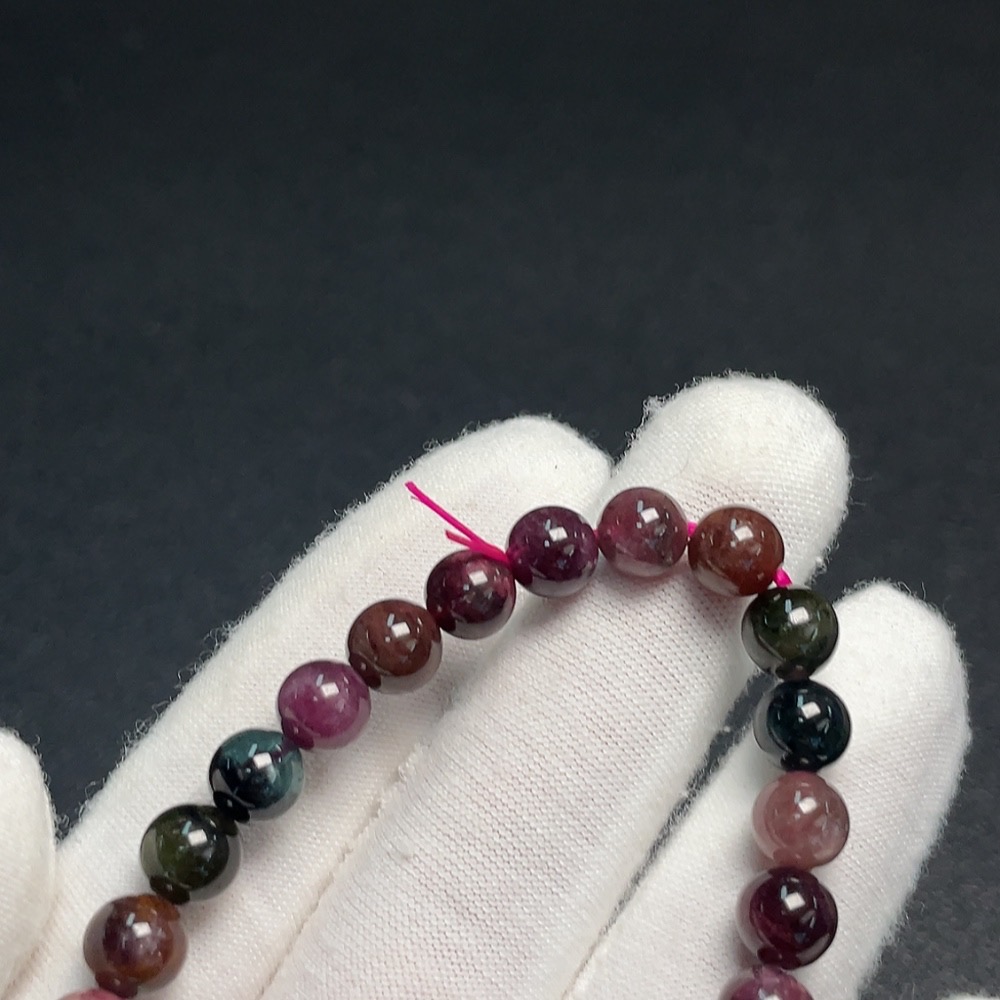 C33852771 Tourmaline Bracelet with Visible Organic Matter and Other Mineral Components, Total Weight Approx. 14.54g, Bead Size 6.8mm