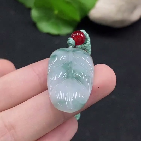 F34057712 Jadeite Leaf Pendant Total Weight Approx. 5.5g Including Rope Weight Non-A Grade Matching Beads