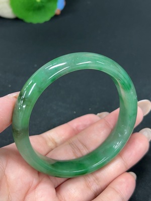 H40766788 非洲翠(独龙玉)正圈手镯 圈口58 货品总重约43.5g