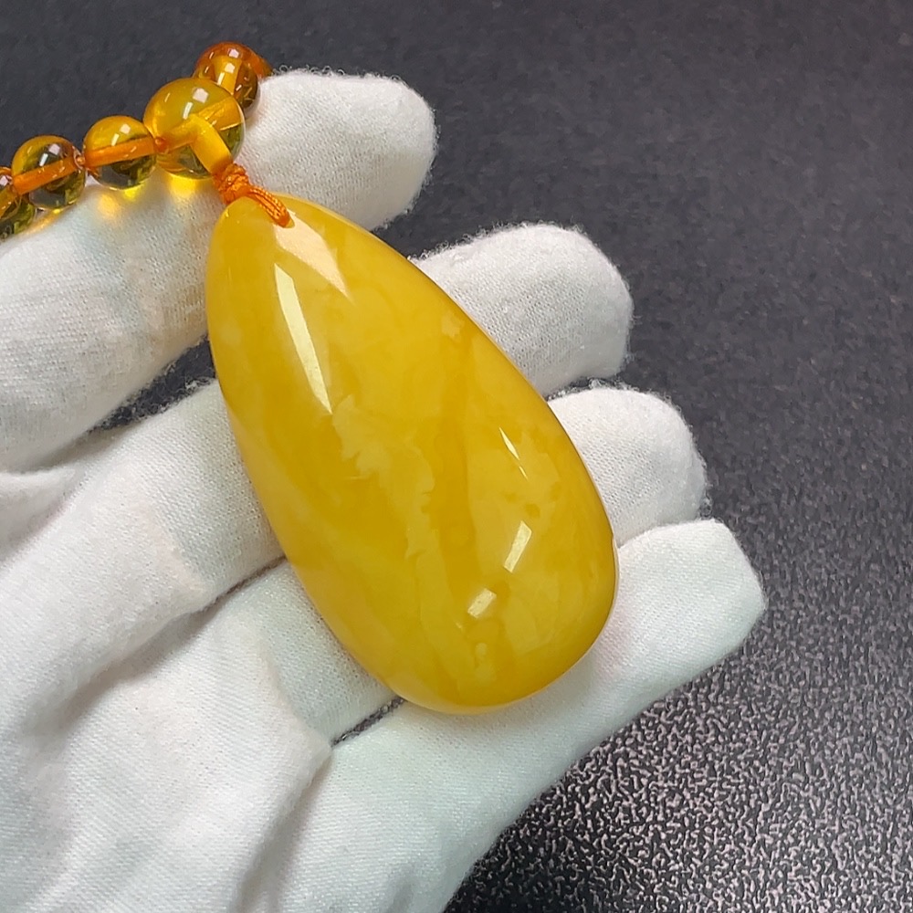 C34989527 Amber Honey Wax Pendant Total Weight Approx. 45.24g with Chain