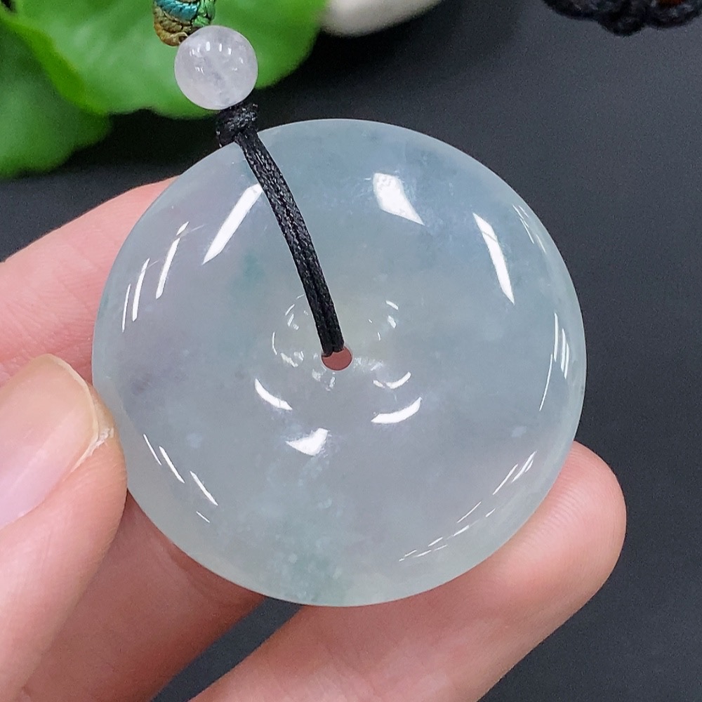 F23598159 Jadeite Peace Knot Total Weight 22.563g