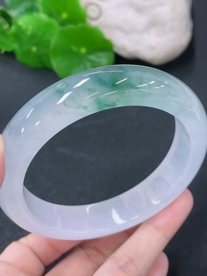 F46551790 翡翠正圈手镯 货品总重约72.28g 58.8圈口