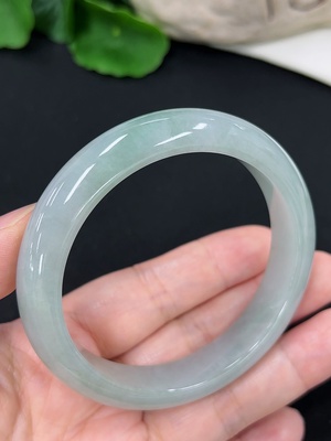 F46585166 翡翠正圈手镯 圈口56.3 货品总重约53.06g