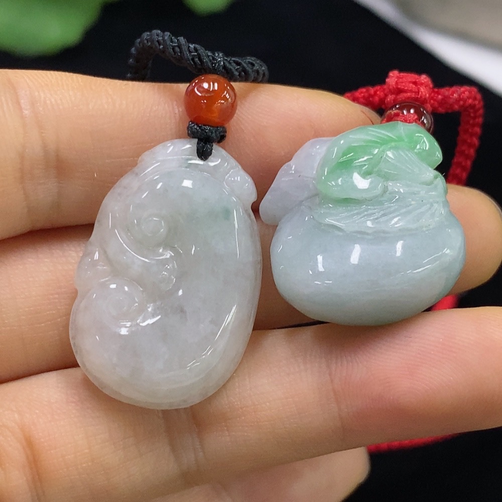 F31651067 Emerald Pendants Wholesale Lot