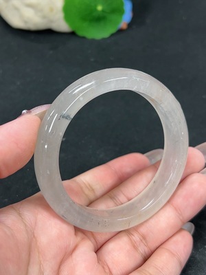 H41939277 非洲翠(独龙玉)正圈手镯 圈口55 货品总重约44.8g