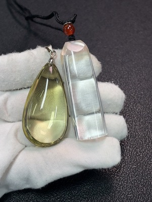 C34039782 Crystal Pendant Non-Gold Total Weight Approx. 44.19g With Cord Sell as a Lot