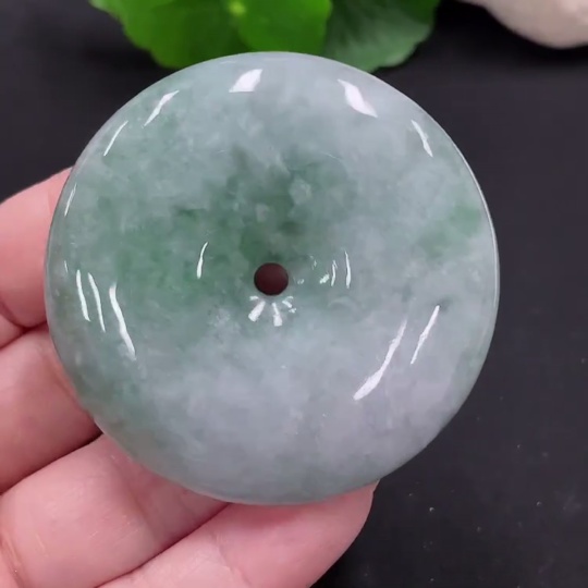 F30548165 JadeitePeace Knot Pendant