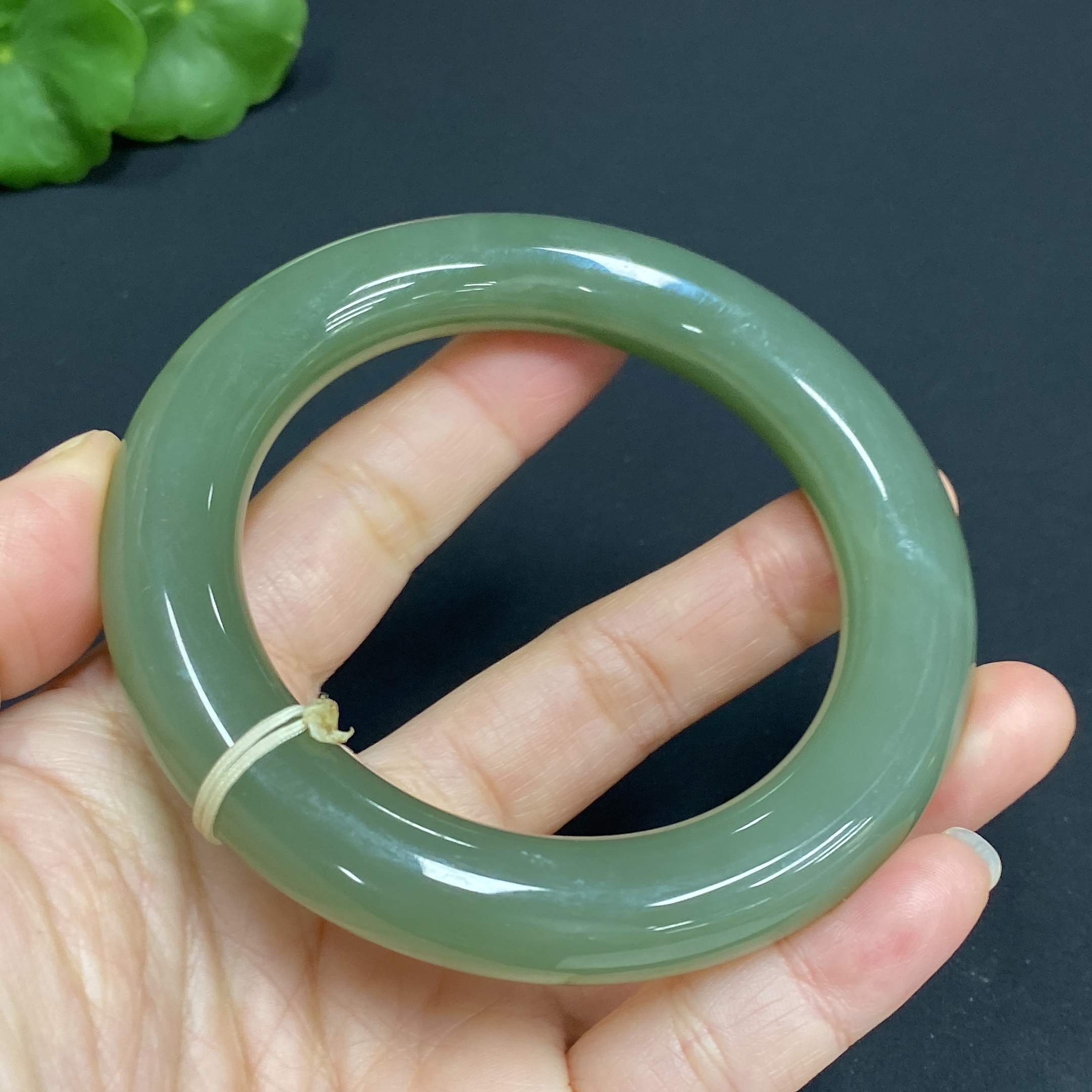 H27061502 Hetian Jade Round Bangle, Size 55.8, Total Weight Approx. 71.9g
