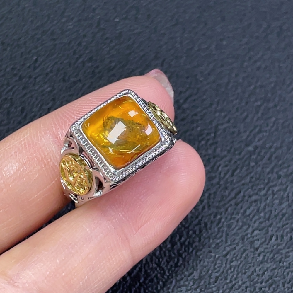 C27157788 Amber Beeswax Ring Adjustable Non-Gold Setting Total Weight Approx. 4.71g