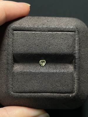 M44325132 钻石裸石 颜色成因未定 货品总重约0.20克拉