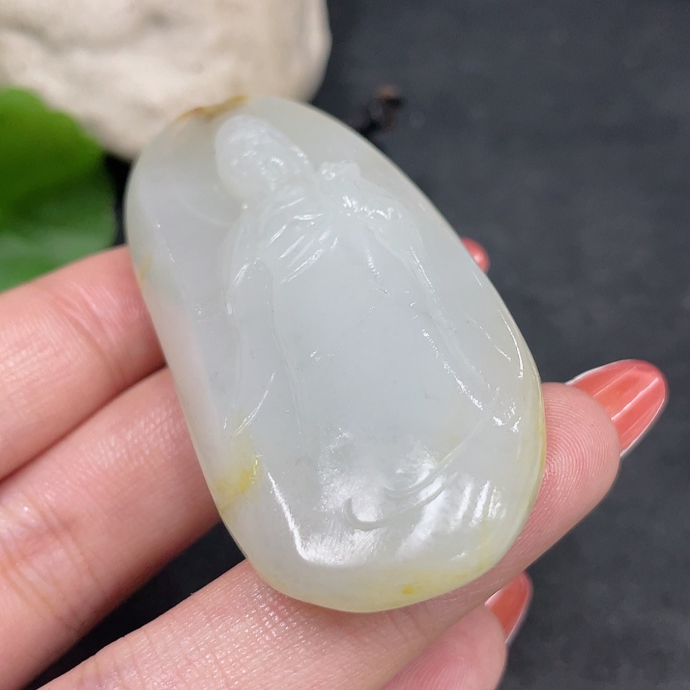 H34016636 Hetian Jade Seed Material Pendant - Guanyin, Undetermined Skin Color Origin, Non-Hetian Jade Beads, Total Weight Approx. (Including String) 51.5g