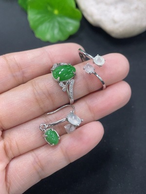 F46566251 翡翠蛋面镶嵌耳饰/活口戒指 非金镶 货品总重约4.55g
