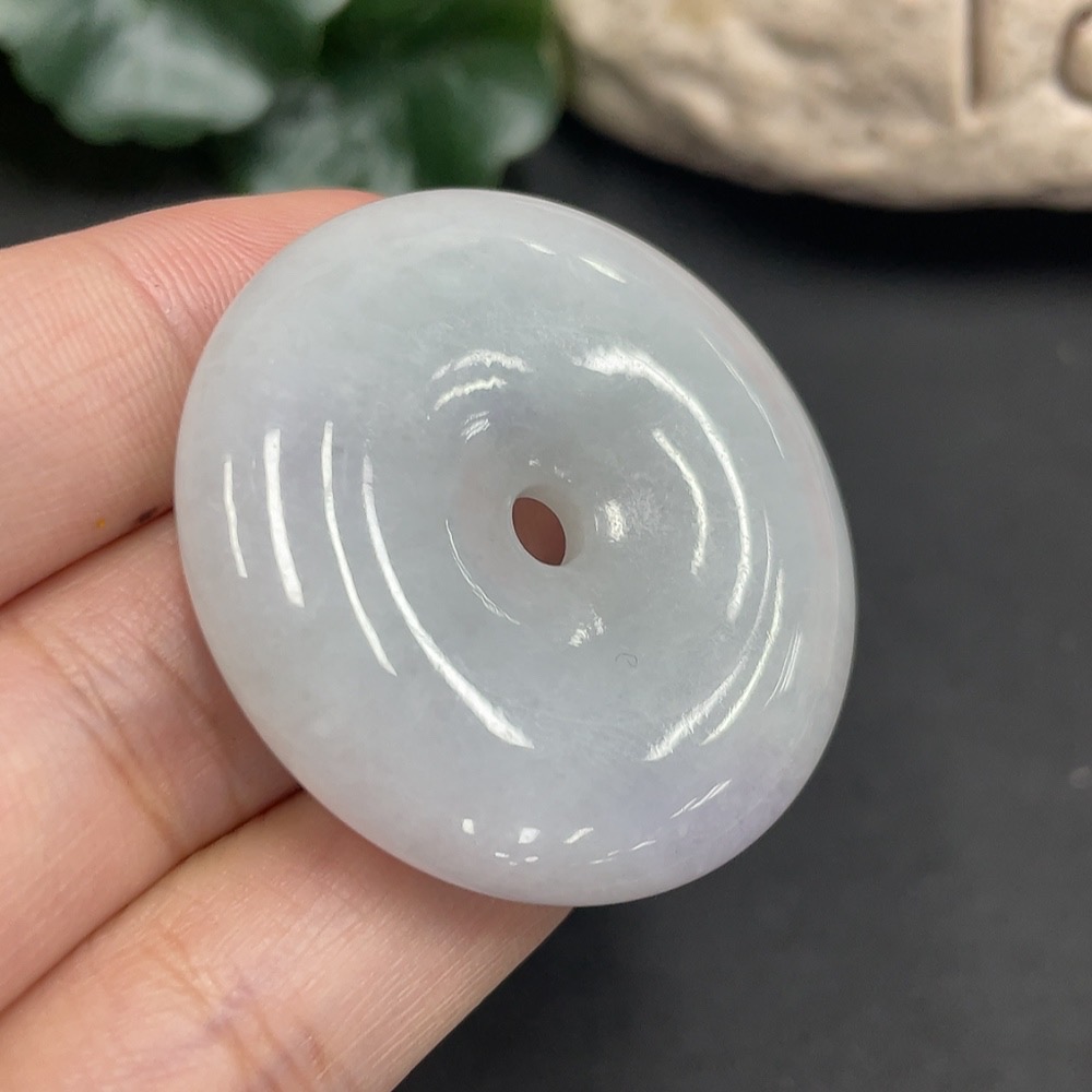 F13480655 Jadeite Pendant Peace Knot