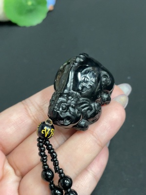 H33901983 Hetian Jade Pendant Rui Beast