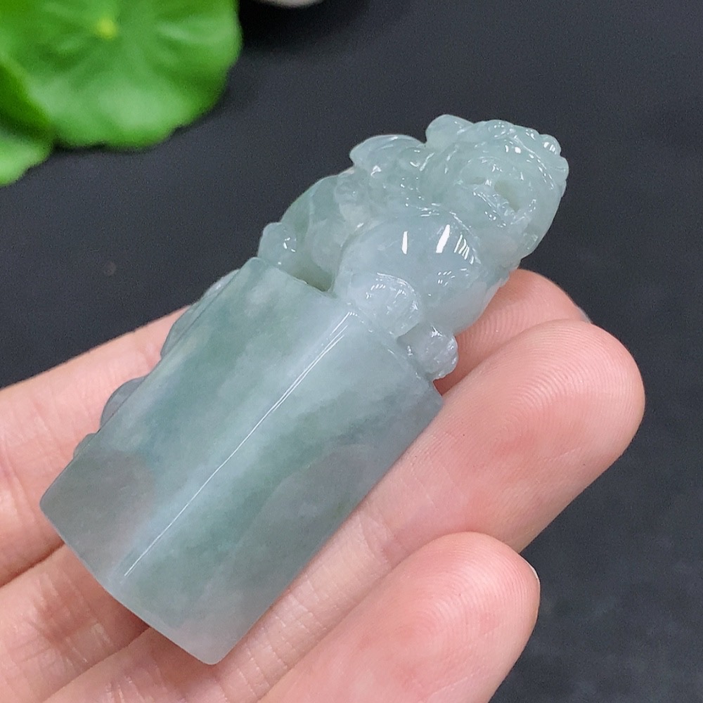 F30457039 Jadeite Pi Xiu Seal, Total Weight Approx. 37g