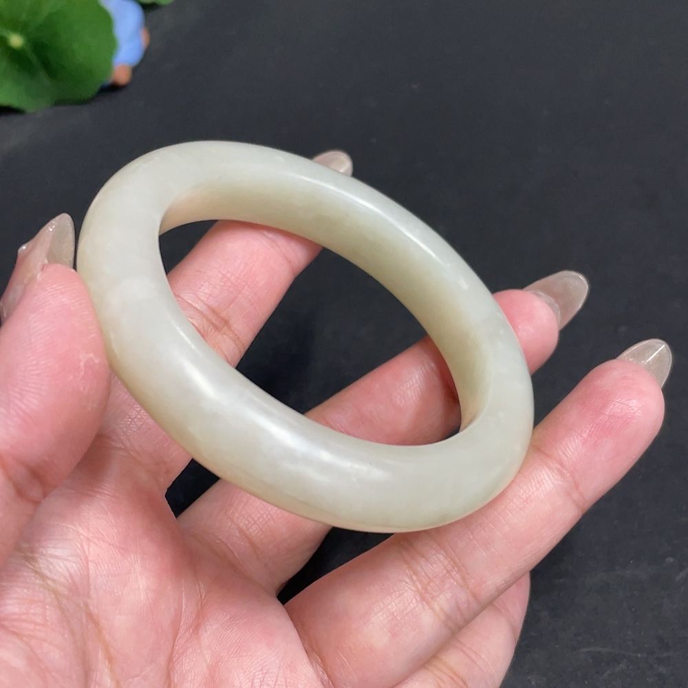 H30487637 Hetian Jade Round Bracelet (Inner Diameter 55.3mm, Total Weight Approx. 57.3g)