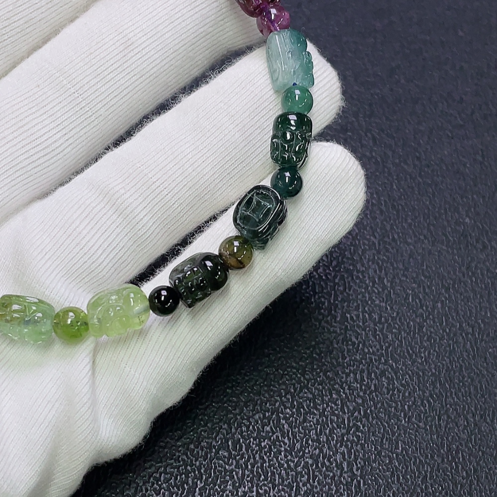 C30474072 Tourmaline Bracelet with Other Mineral Components, Visible Organic Matter, Total Weight Approx. 14.79g, Size Approx. 6.1mm