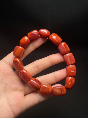 C34049208 Red Agate Bracelet with Visible Organic Matter, Total Weight Approx. 56.62g, Size About 11.9mm