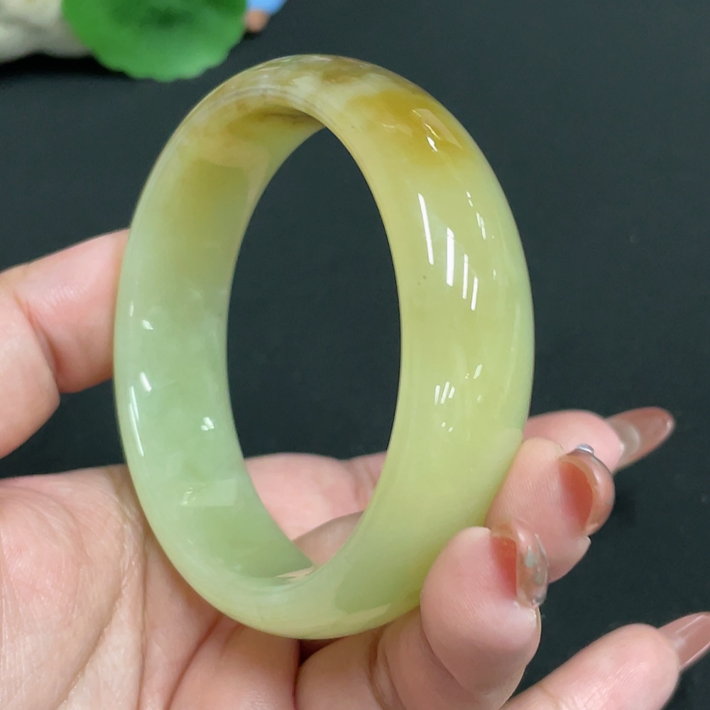 H35100455 Hetian Jade Round Bracelet Size 58.5 Total Weight Approx. 66.6g