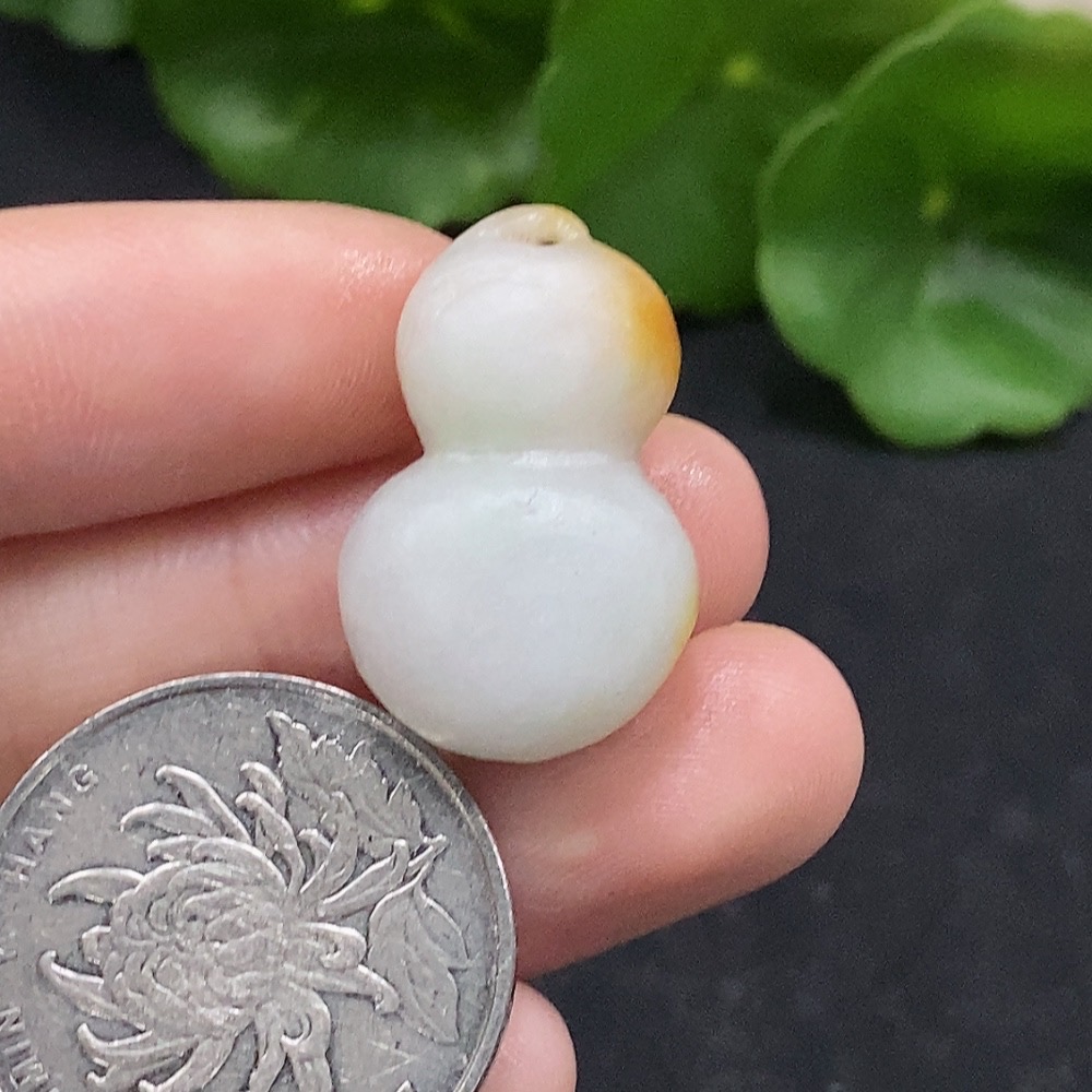 F34029202 Jadeite Rough Pendant Gourd Total Weight Approx. 7.9g Yellow Part Color Origin Undetermined