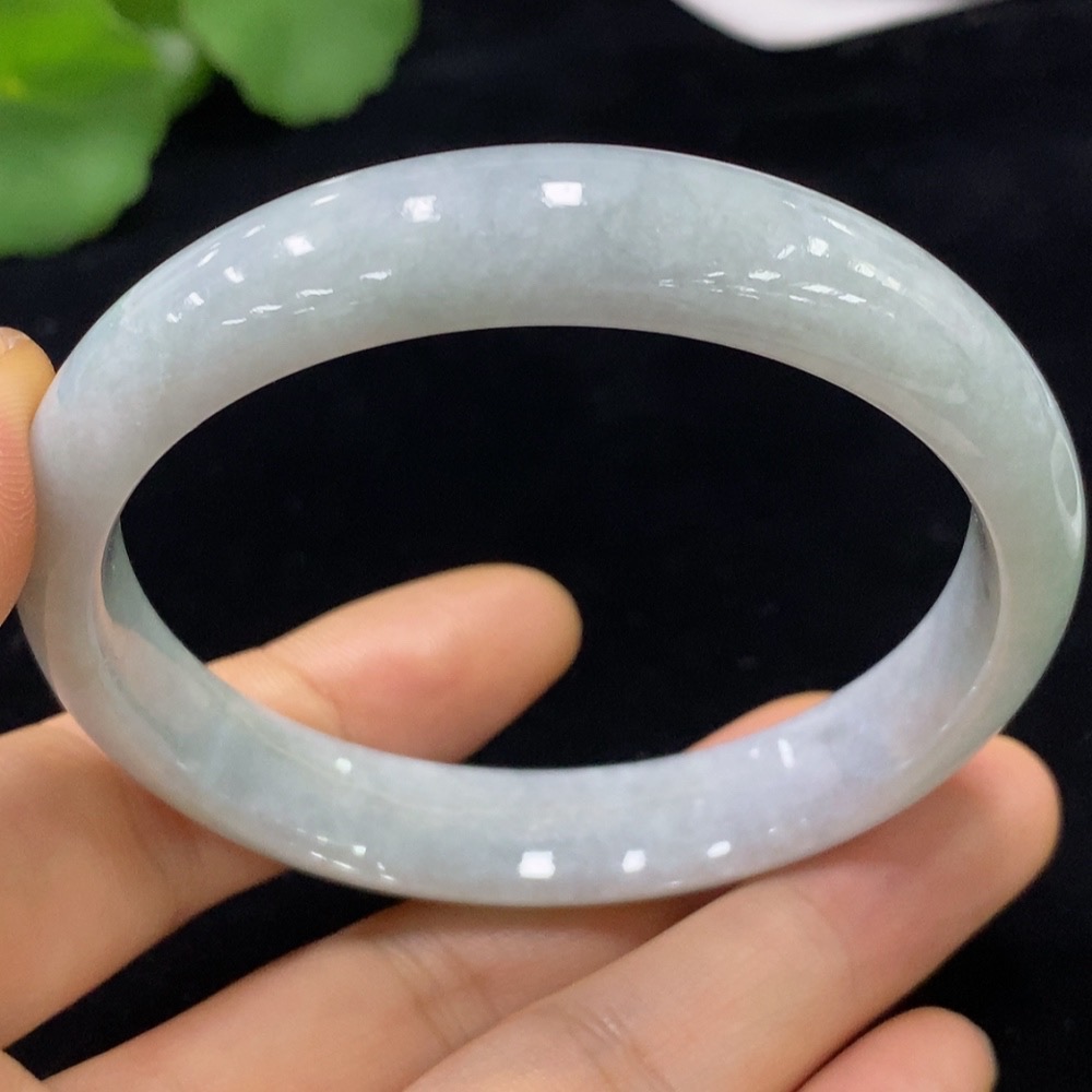 F33928452 Jadeite Round Bracelet Size 57.2 Total Weight Approx. 41.25g With Crack