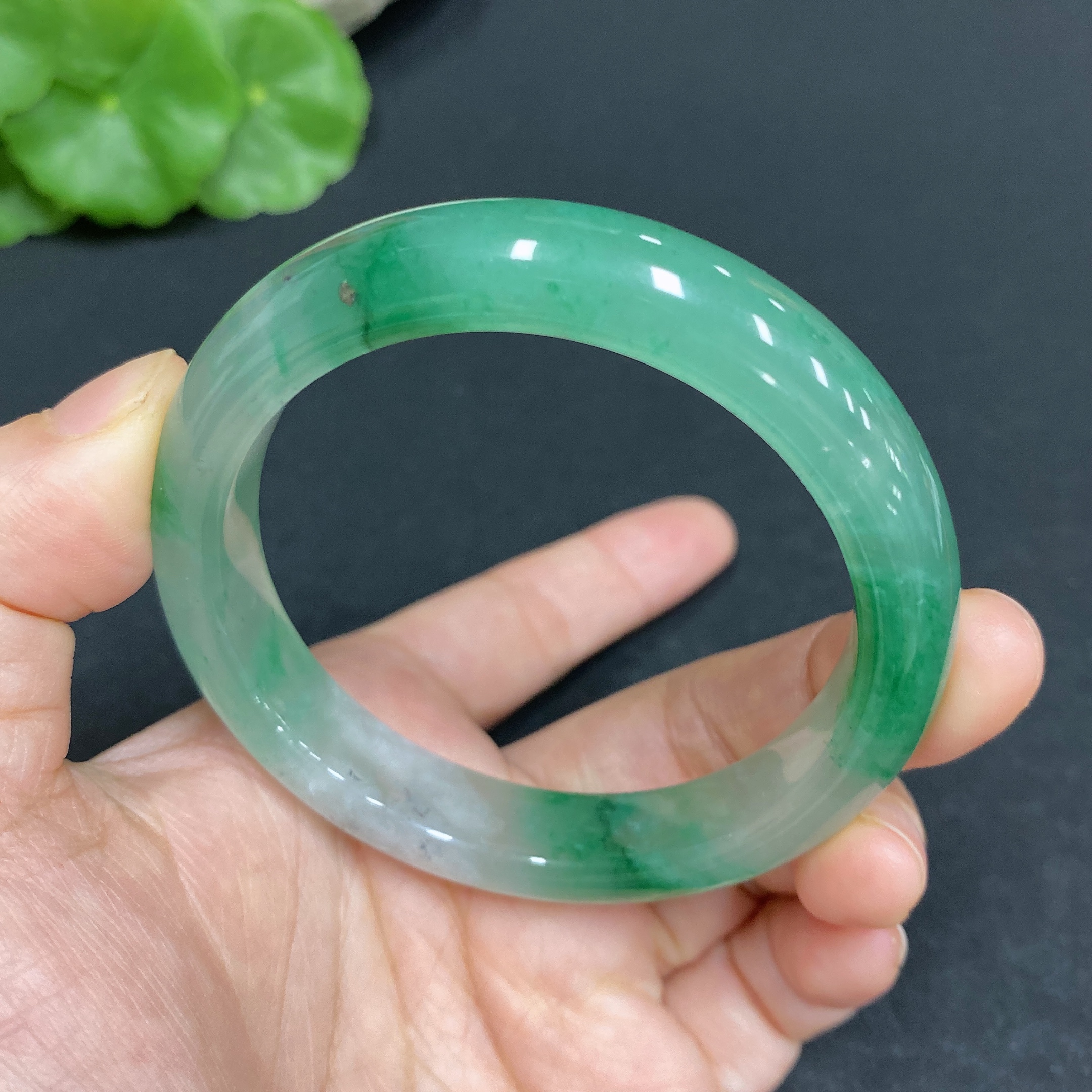 H33845713 African Emerald (Dulong Jade) Round Bracelet