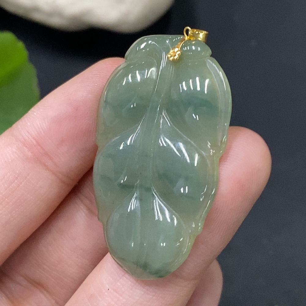 F28250066 Jadeite Pendant Total Weight Approx.7g Leaf with 18k Clasp