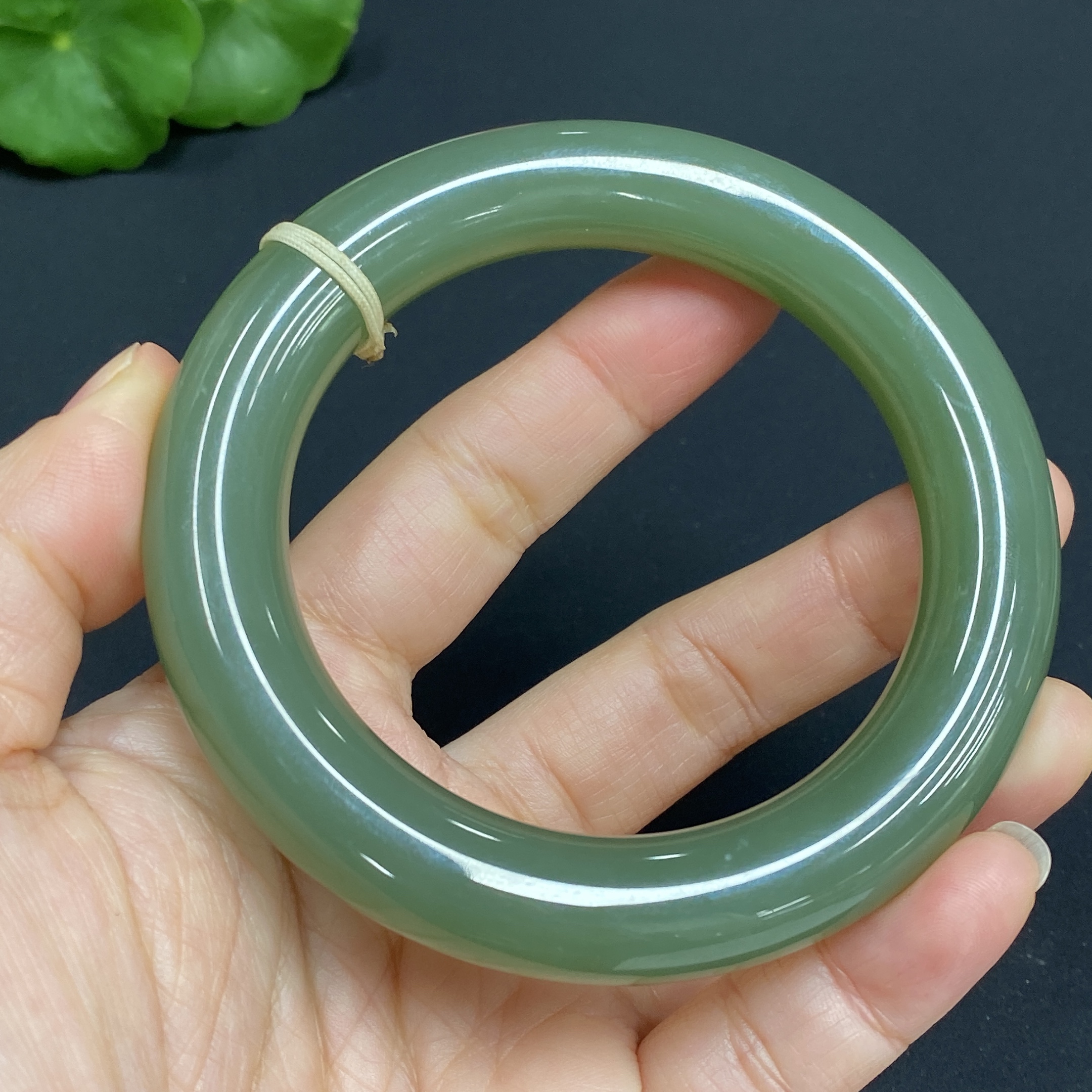 H27061502 Hetian Jade Round Bangle, Size 55.8, Total Weight Approx. 71.9g
