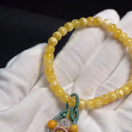 C33921040 Amber Beeswax Bracelet Total Weight About 7.49g With String Size Approx.6.1mm