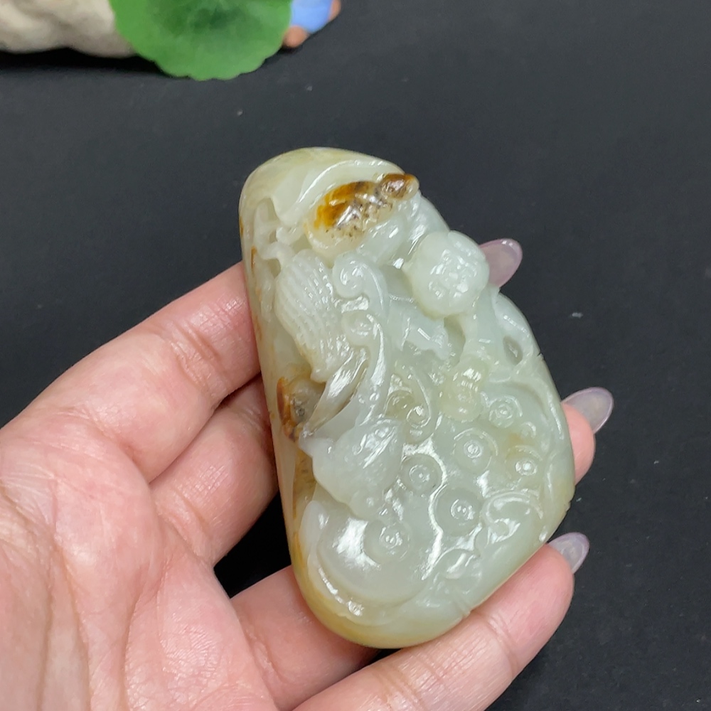 H33932205 Hetian Jade Handheld Ornament "Fortune Croaking In