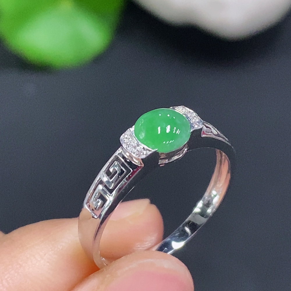 F26972734 Jadeite Cabochon Inlaid Ring 18K Gold Size 17 Total Weight Approx. 2.2g
