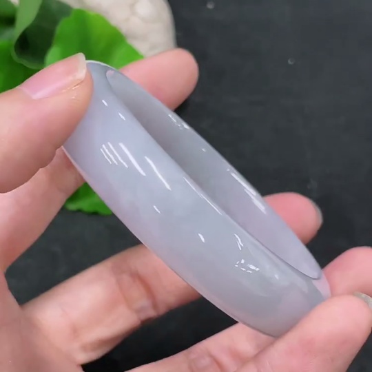 F33840114 Jadeite Regular Bangle (approx. 55.59g total weight, size 55.6)