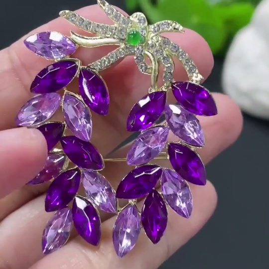 F31669651 Jadeite cabochon inlay piece, non-gold setting, total weight approx. 10.43g