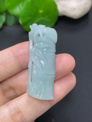 F42972479 翡翠节节高升挂件 货品总重约12.5克