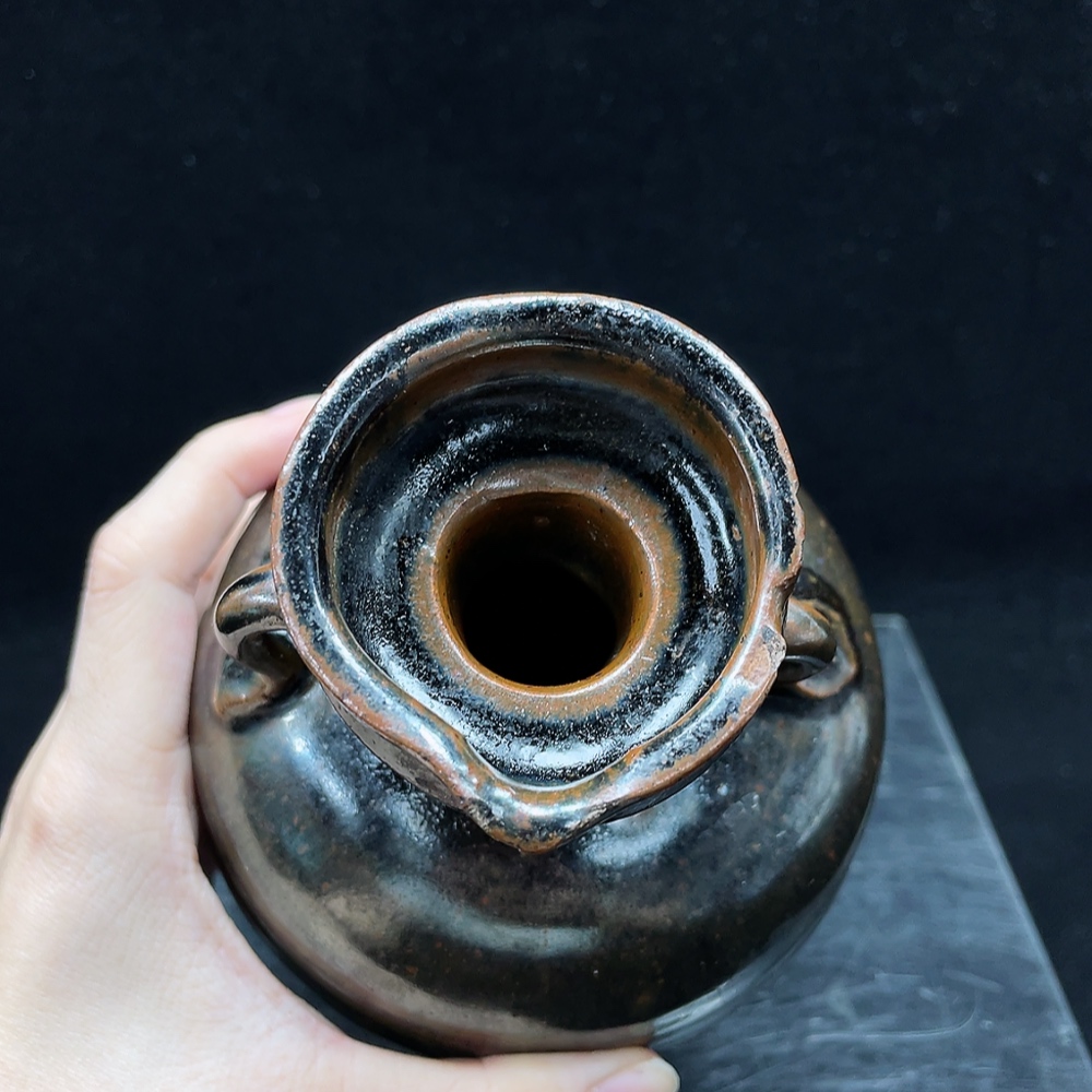 W34993630 Ceramic, minor chips, small kiln black-glazed vase, size as per actual item