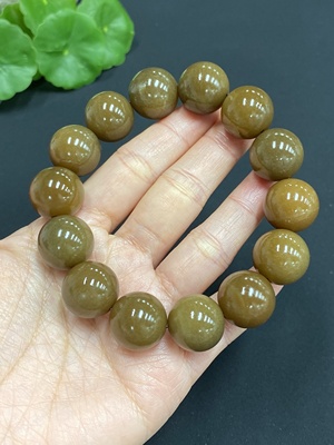 H28186812 和田玉手串    卡15.8mm左右    货品总重约89.4g