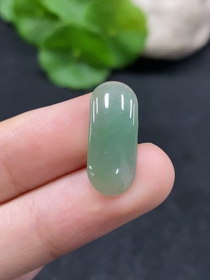 F34963396 Jadeite inlay piece, total weight approx. 1.28g