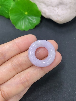 F40778838 翡翠挂件甜甜圈 货品总约重4.64g