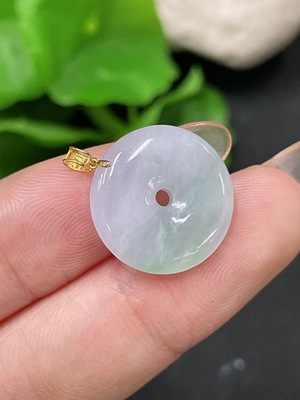 F34984637 Jadeite Pendant with Peace Buckle in 18k Gold, Total Weight Approx. 2.21g