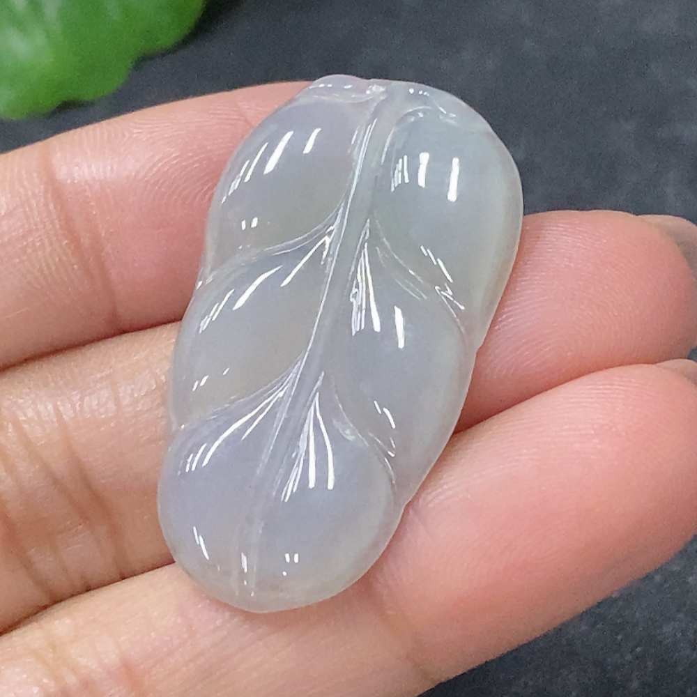 F34030988 Jadeite Pendant Leaf Total Weight Approx. 3.92g