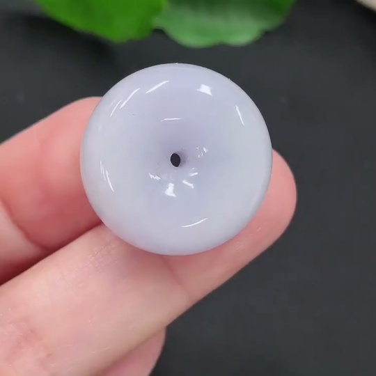 F28288033 Jadeite Peace Knot Pendant, Total Weight Approximately 11.7 Grams