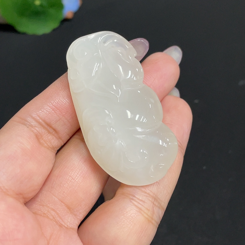 H33930568 Hetian Jade Pendant Fu Dou Total Weight About 25.8g
