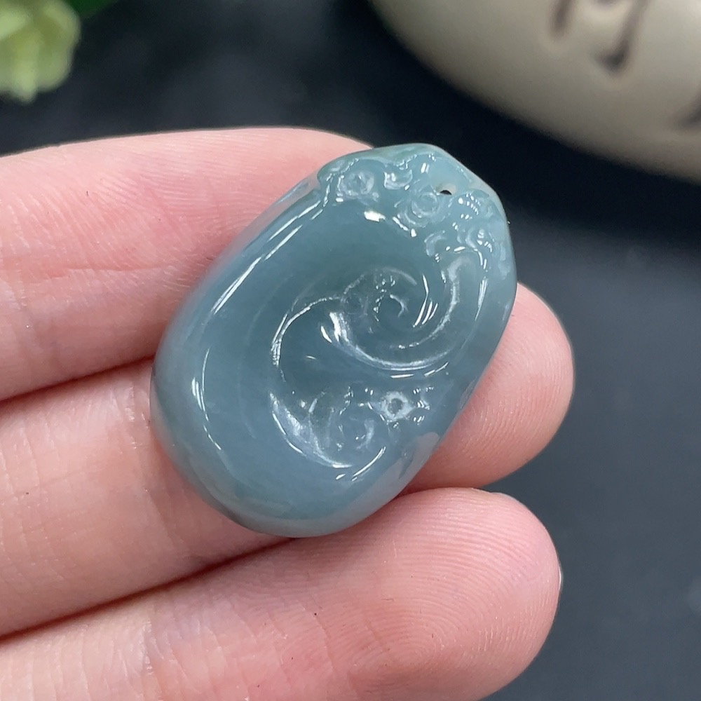 F10122982 Jadeite Pendant Ruyi