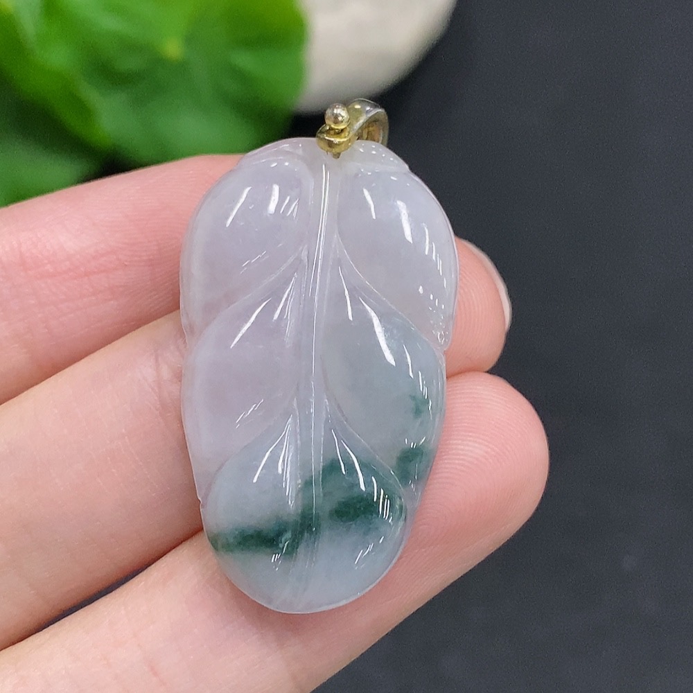 F34968730 Jadeite Leaf Pendant Non-Gold Inlaid Total Weight Approximately 4.7g