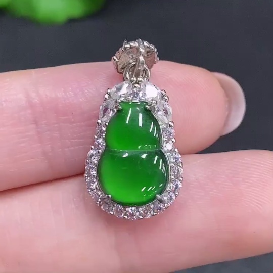 F34022452 Jadeite Gourd Inlaid Pendant Non-Gold Inlaid Total Weight Approx. 2.4g